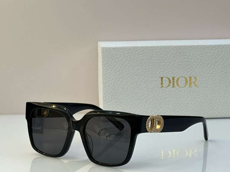 Picture of Dior Sunglasses _SKUfw55590637fw